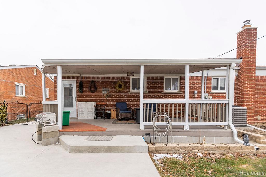 24636 Almond Avenue, Eastpointe, MI 48021 — Photo 41