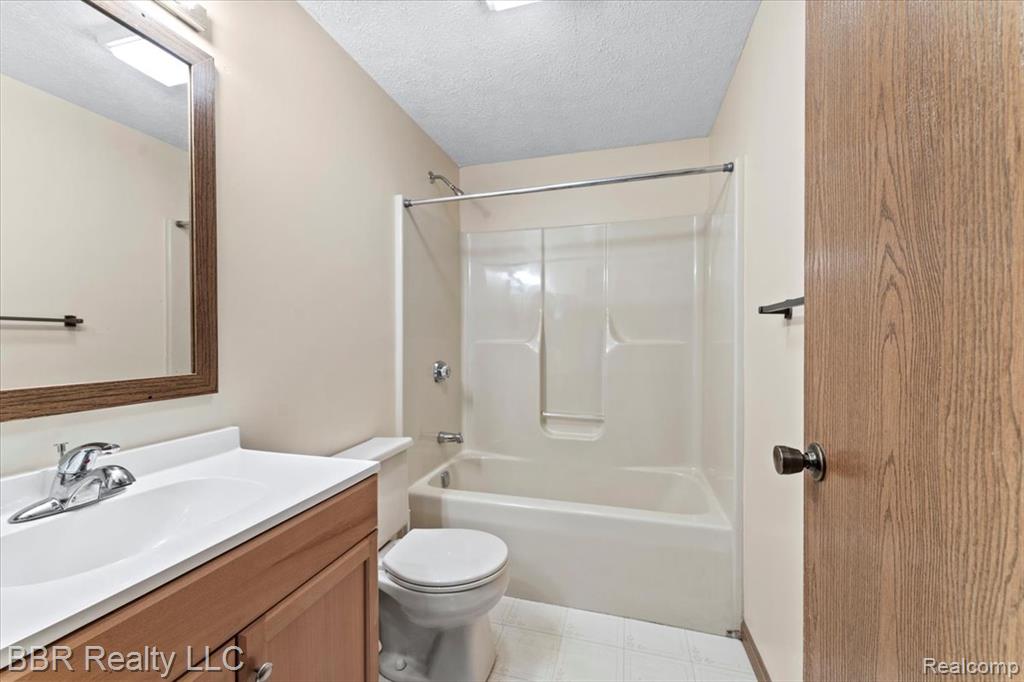 417 St. Joseph Street, Trenton, MI 48183 — Photo 14