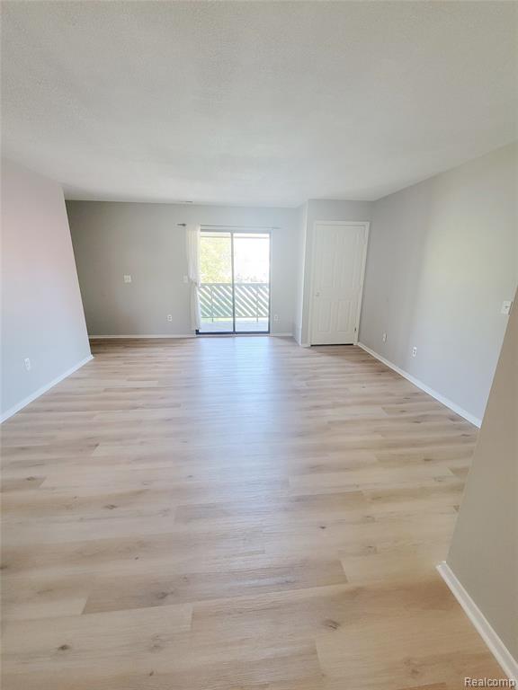 16544 Clarkson Drive, 36, Fraser, MI 48026 — Photo 2
