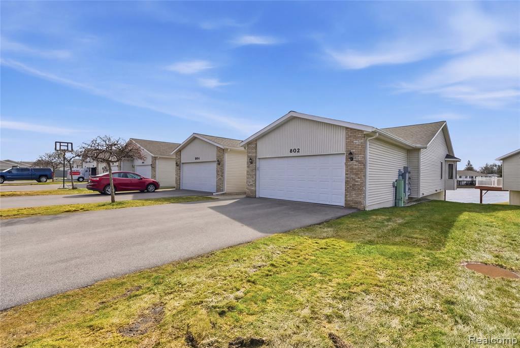 802 Crystal Lane, Marysville, MI 48040 — Photo 28