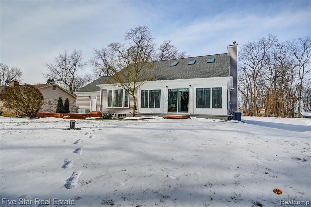 4950 Whitlow Court, Commerce Twp, MI 48382 — Photo 54