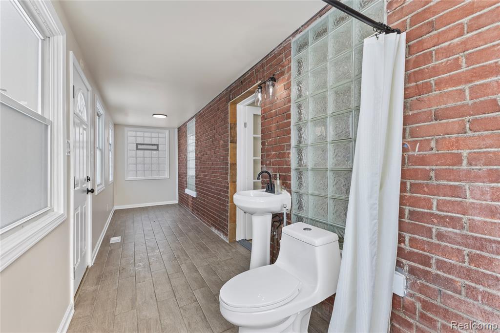 24857 Landau, Center Line, MI 48015 — Photo 22