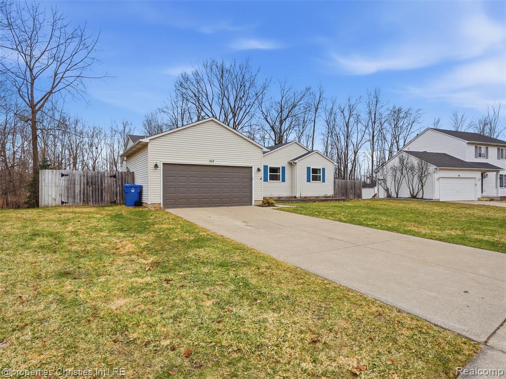 517 Cove View Drive, Waterford, MI 48327 — Photo 2