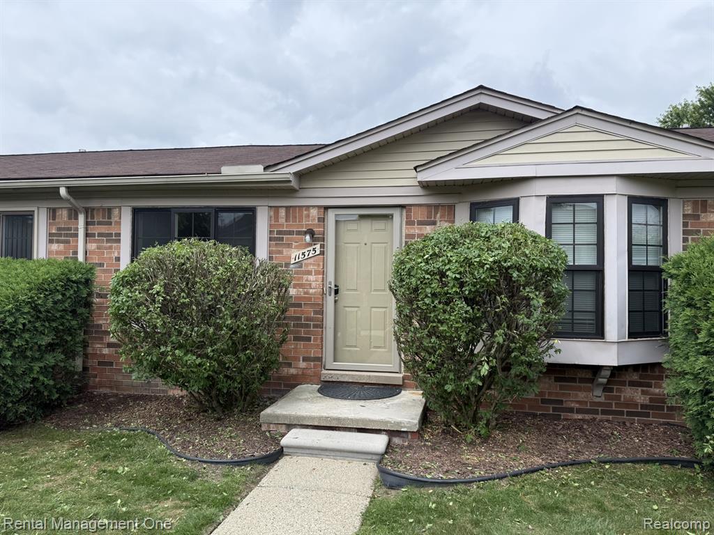 11575 Lynhurst Drive, Washington, MI