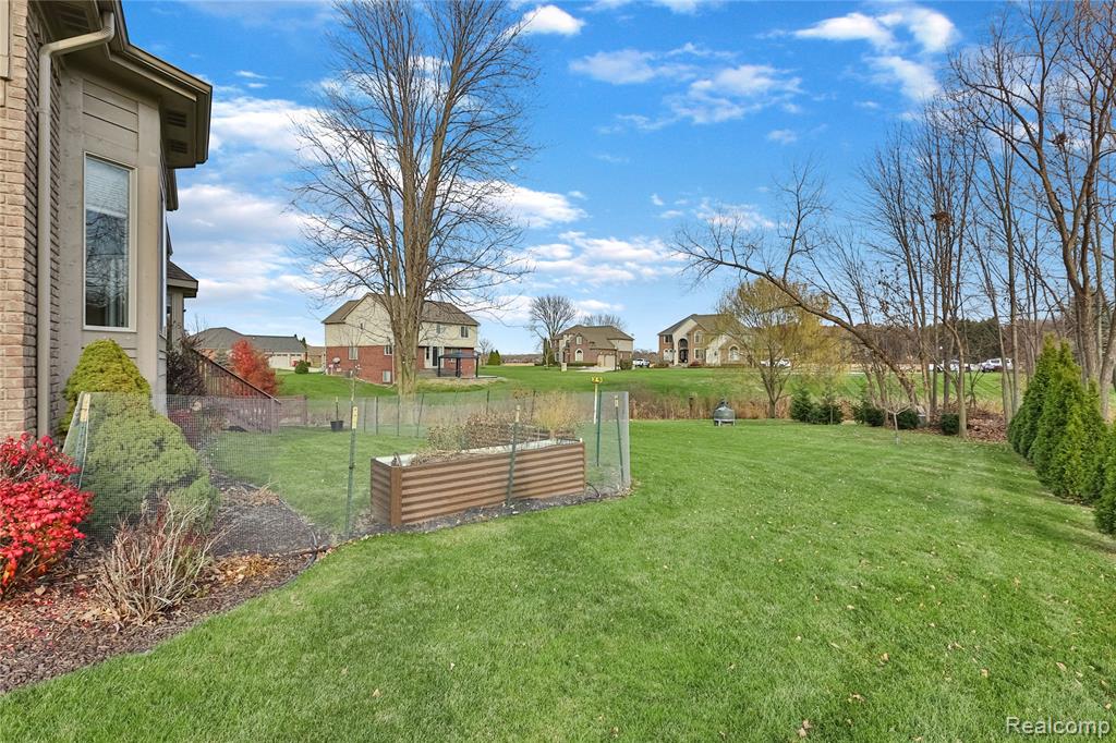 52142 Pawnee Drive, Macomb, MI 48042 — Photo 33