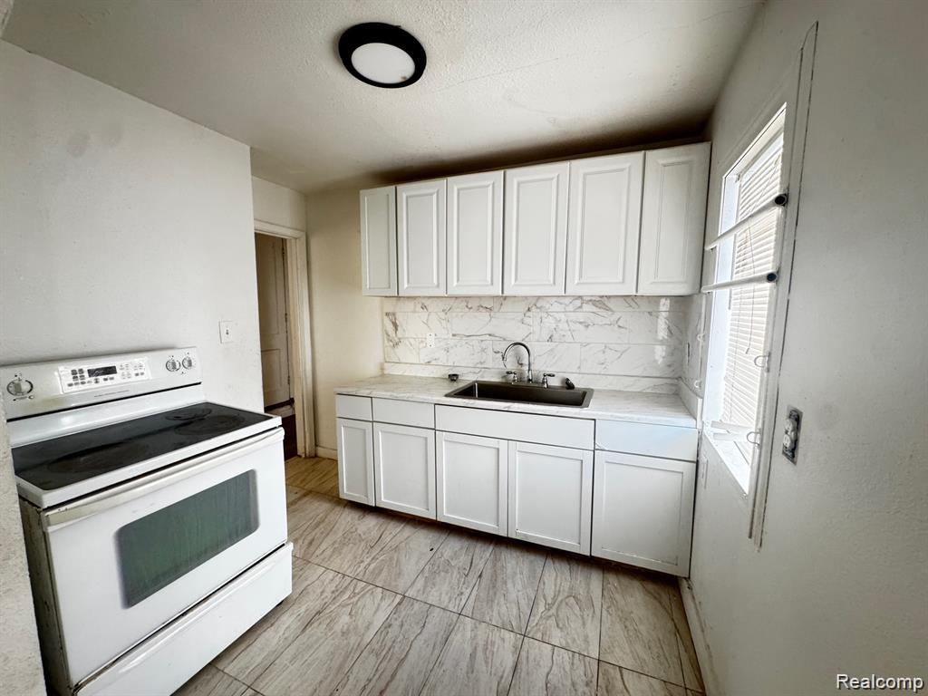 9091 Ashton Avenue, Detroit, MI 48228 — Photo 4