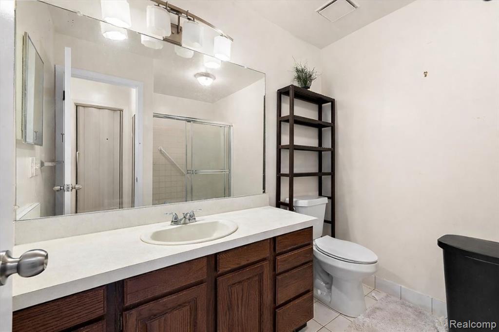 7361 Radcliff Drive, West Bloomfield, MI — Photo 15