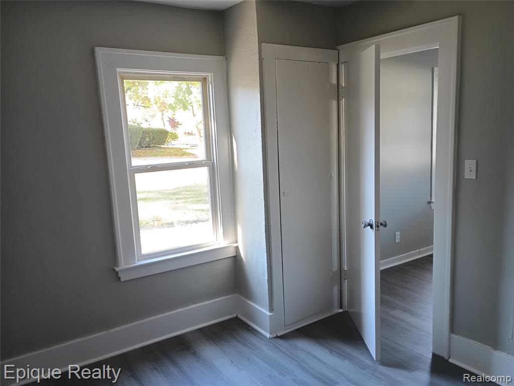 949 Boston Avenue, Waterford, MI 48328 — Photo 10
