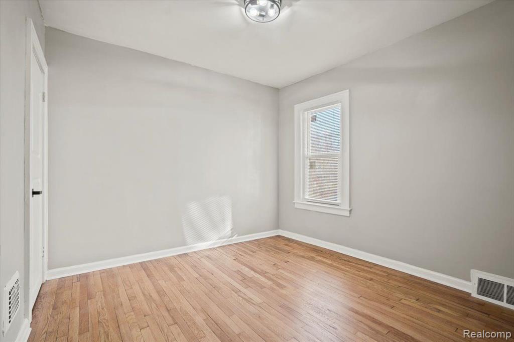 473 CHALMERS Street, Detroit, MI 48215 — Photo 29