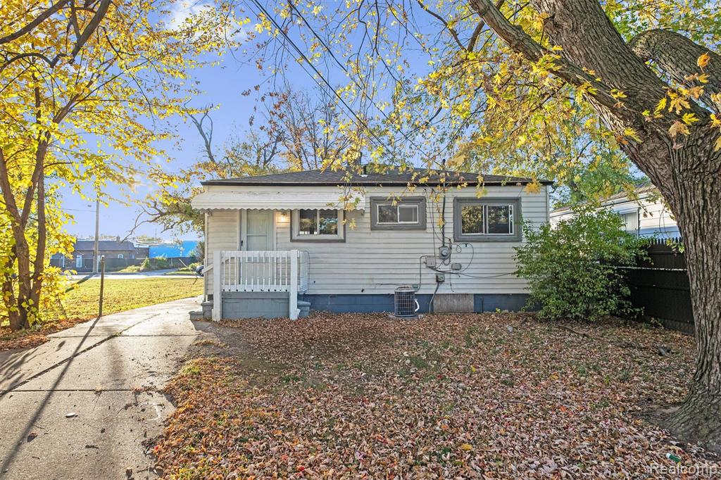 5749 Detroit Street, Dearborn Heights, MI 48125 — Photo 16
