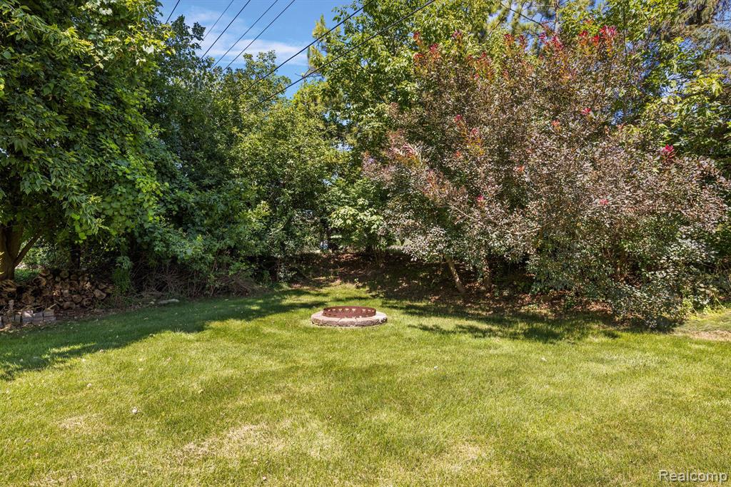 10161 LONGFORD Drive, South Lyon, MI 48178 — Photo 70