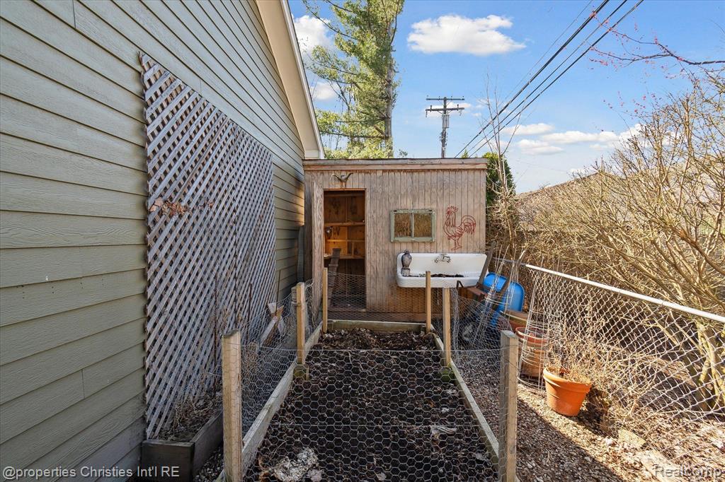 712 S LAUREL Street, Royal Oak, MI 48067 — Photo 47