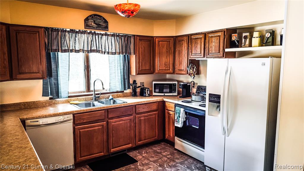 3839 W Pinewood Drive, Roscommon, MI 48653 — Photo 17