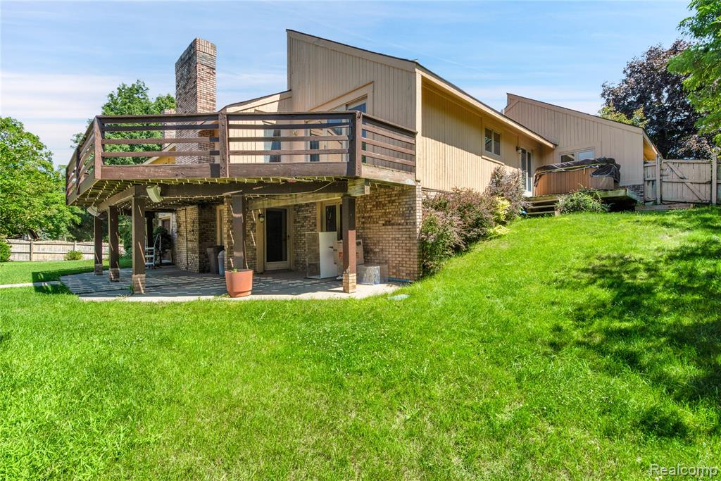 8285 Staghorn Trail, Clarkston, MI 48348 — Photo 6