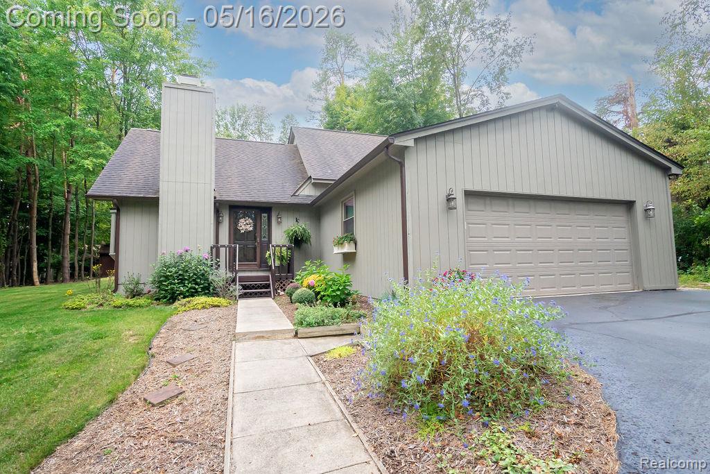 9256 Pine Hill Trail, Fenton, MI 48430 — Photo 4