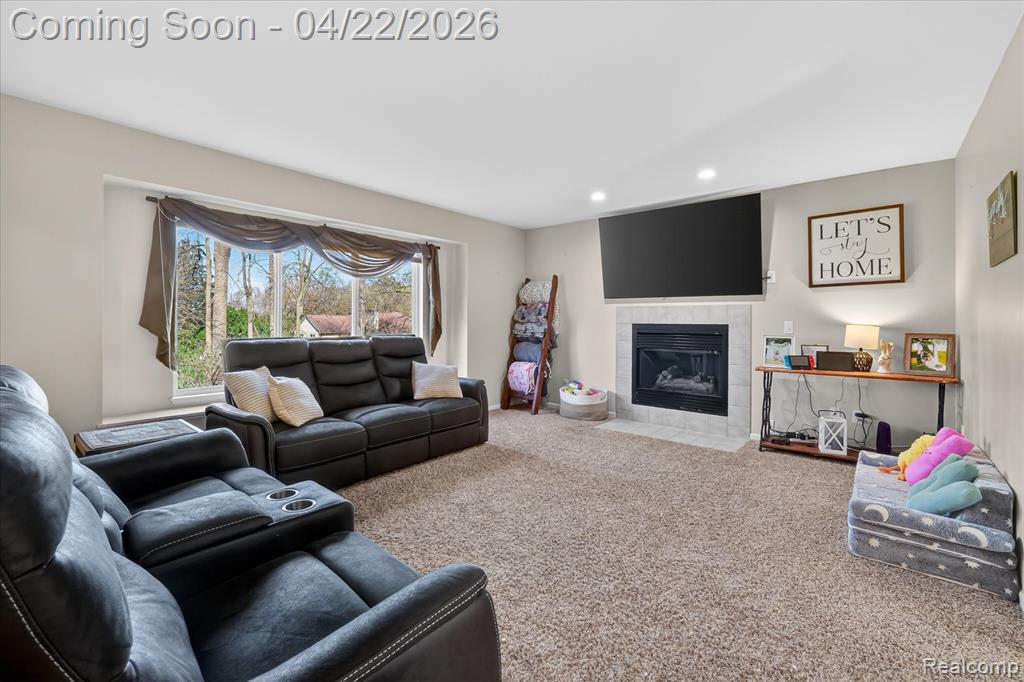 410 Bent Oak Street, Fenton, MI 48430 — Photo 8