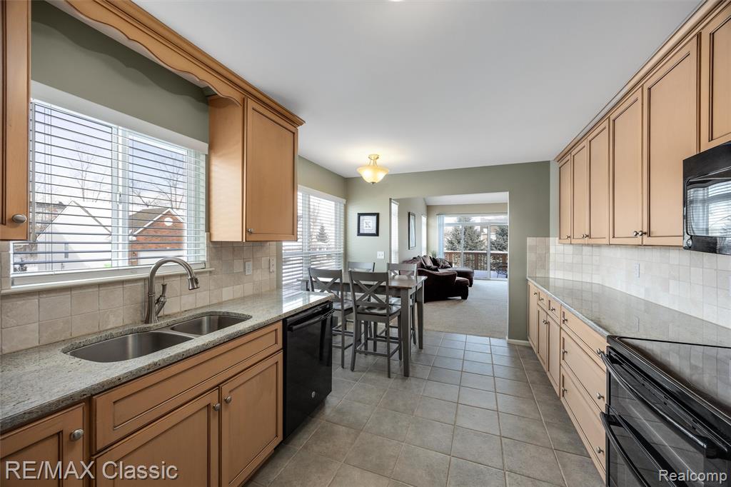 8222 Sequoia Lane, White Lake, MI — Photo 2