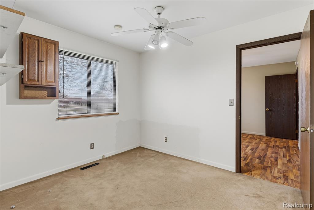 5037 W Court Street, Flint, MI 48532 — Photo 20