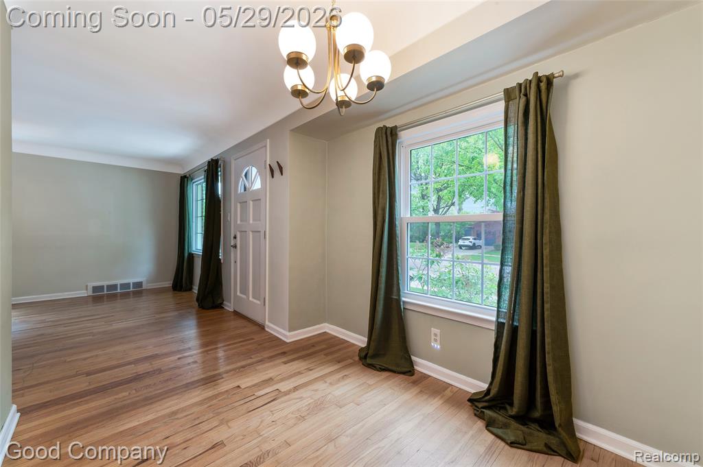 525 Helene Avenue, Royal Oak, MI 48067 — Photo 7