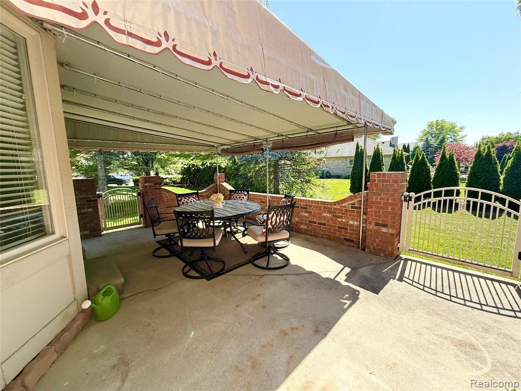 46557 Glen Pointe Drive, Utica, MI 48315 — Photo 54