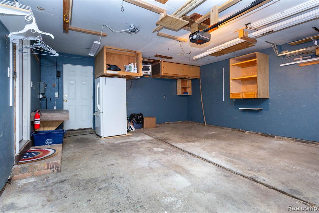 919 Elmsford Drive, Clawson, MI — Photo 27