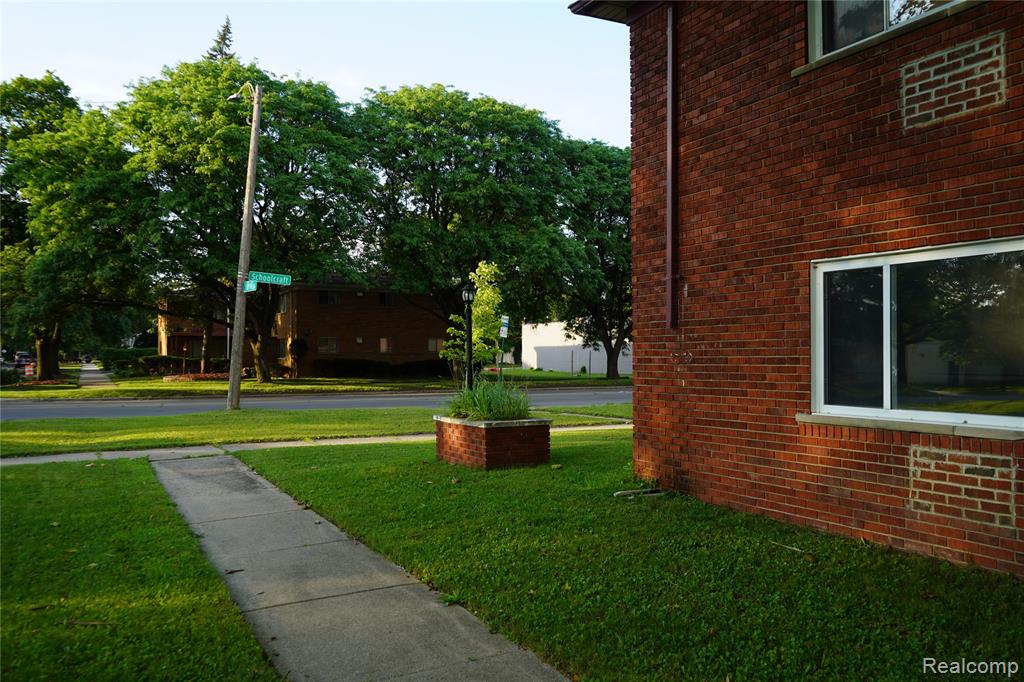 18741 Schoolcraft, Detroit, MI 48223 — Photo 8