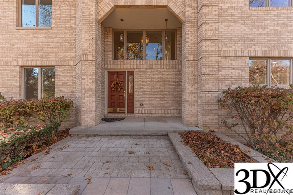 9825 Finnegan Drive, Brighton, MI 48116 — Photo 2