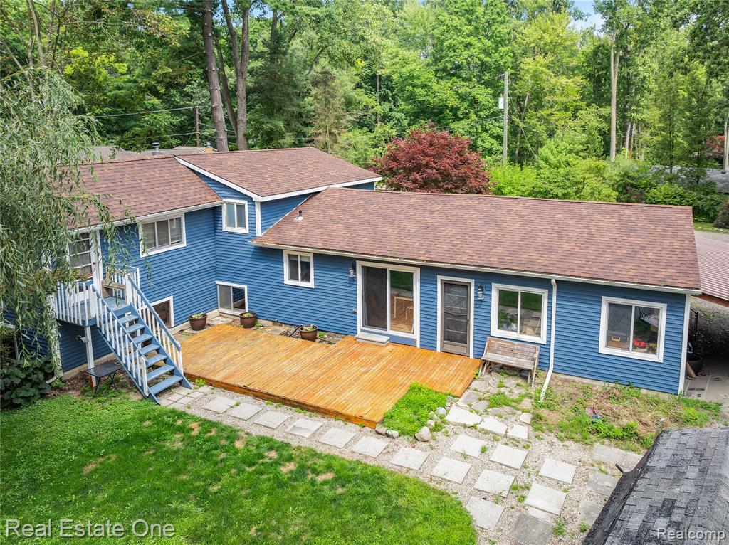 9425 Galatian Drive, Whitmore Lake, MI 48189 — Photo 2