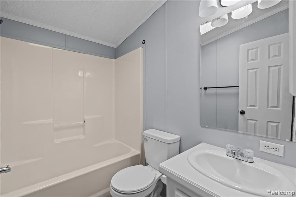 28289 Spruce st., Flat Rock, MI 48134 — Photo 23