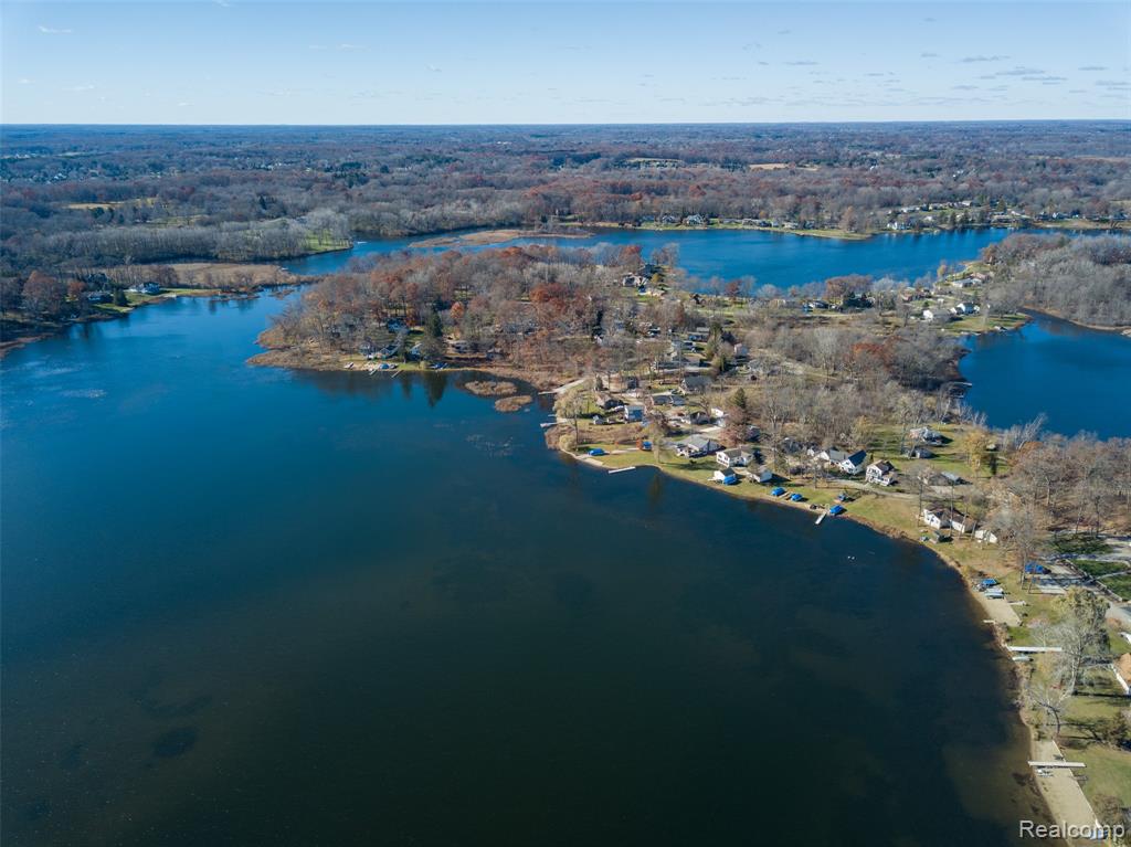 2146 Webster Park Drive, Howell, MI 48843 — Photo 11