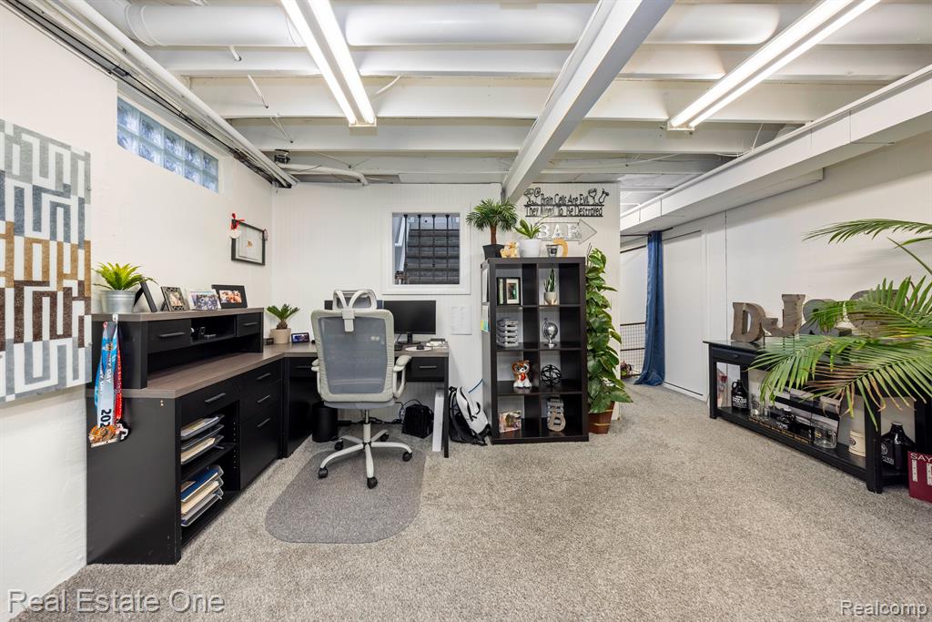 4083 W MAPLE Road, Wixom, MI 48393 — Photo 37