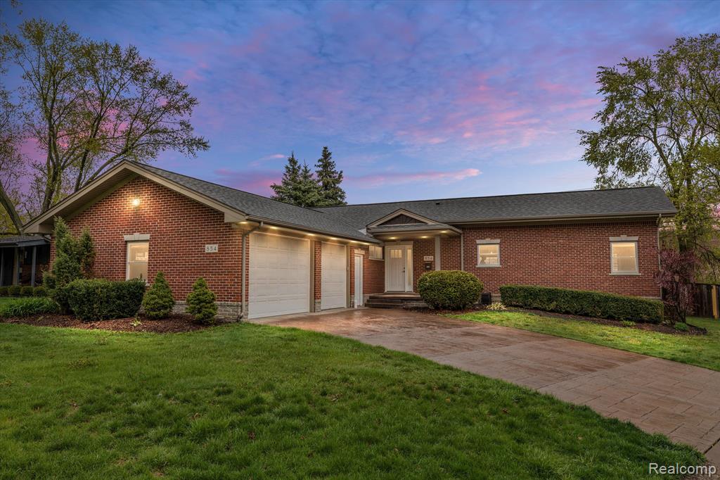 854 Brooklawn Drive, Troy, MI 48084 — front exterior
