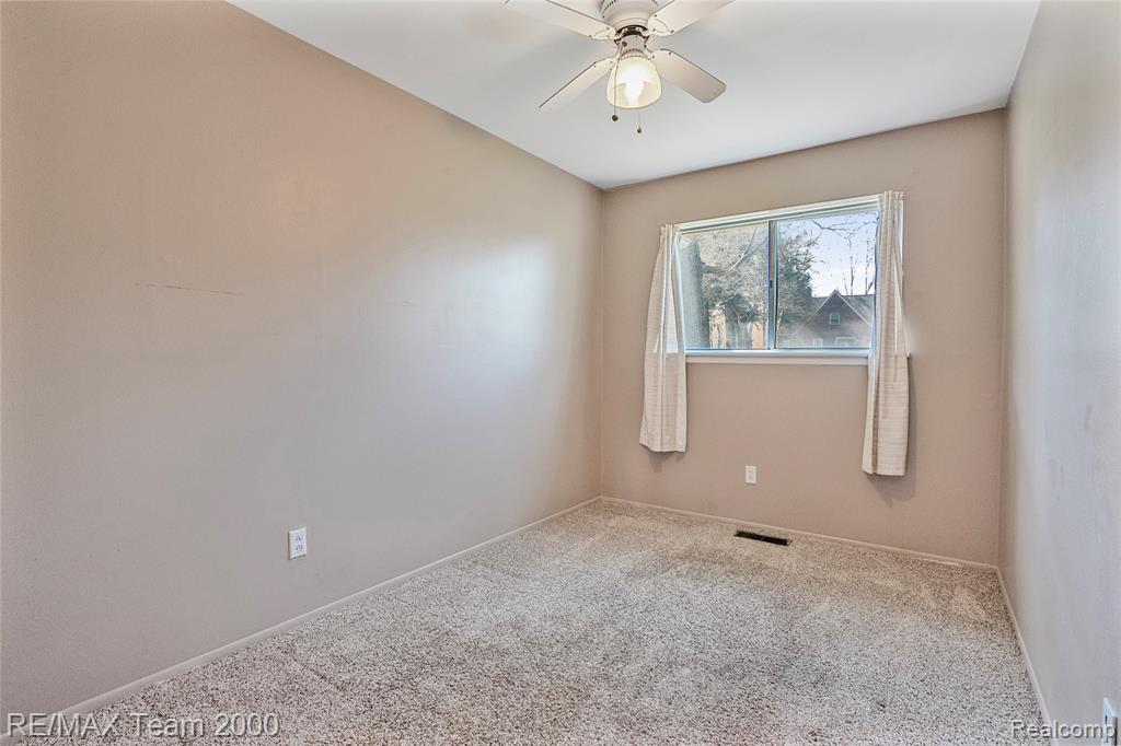 33622 Bock Street, Garden City, MI — Photo 13