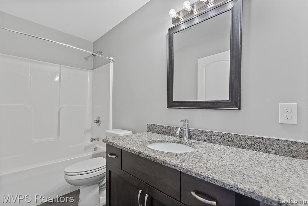 5325 SHOREWOOD Drive, Fort Gratiot, MI 48059 — Photo 28