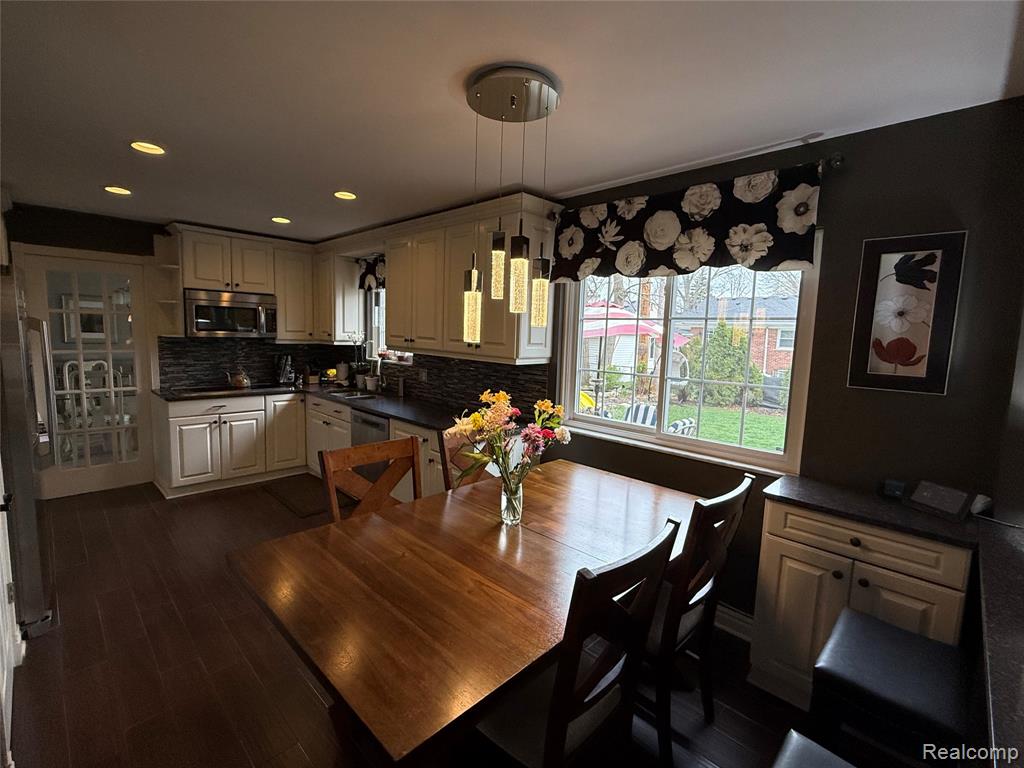 1645 Blairmoor Court, Grosse Pointe Woods, MI 48236 — Photo 6
