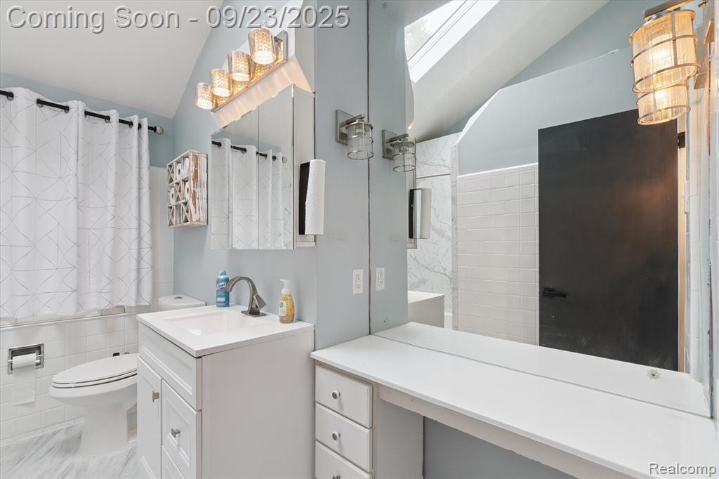 18797 Wiltshire Boulevard, Lathrup Village, MI 48076 — Photo 27