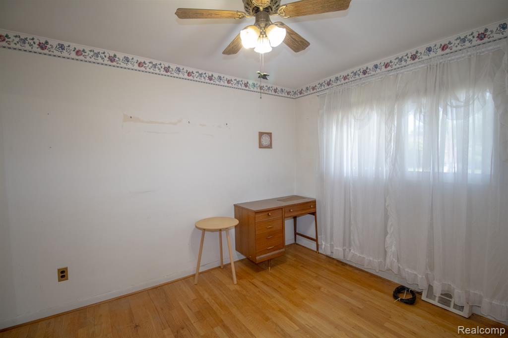 5743 Plainfield Street, Dearborn Heights, MI 48127 — Photo 15