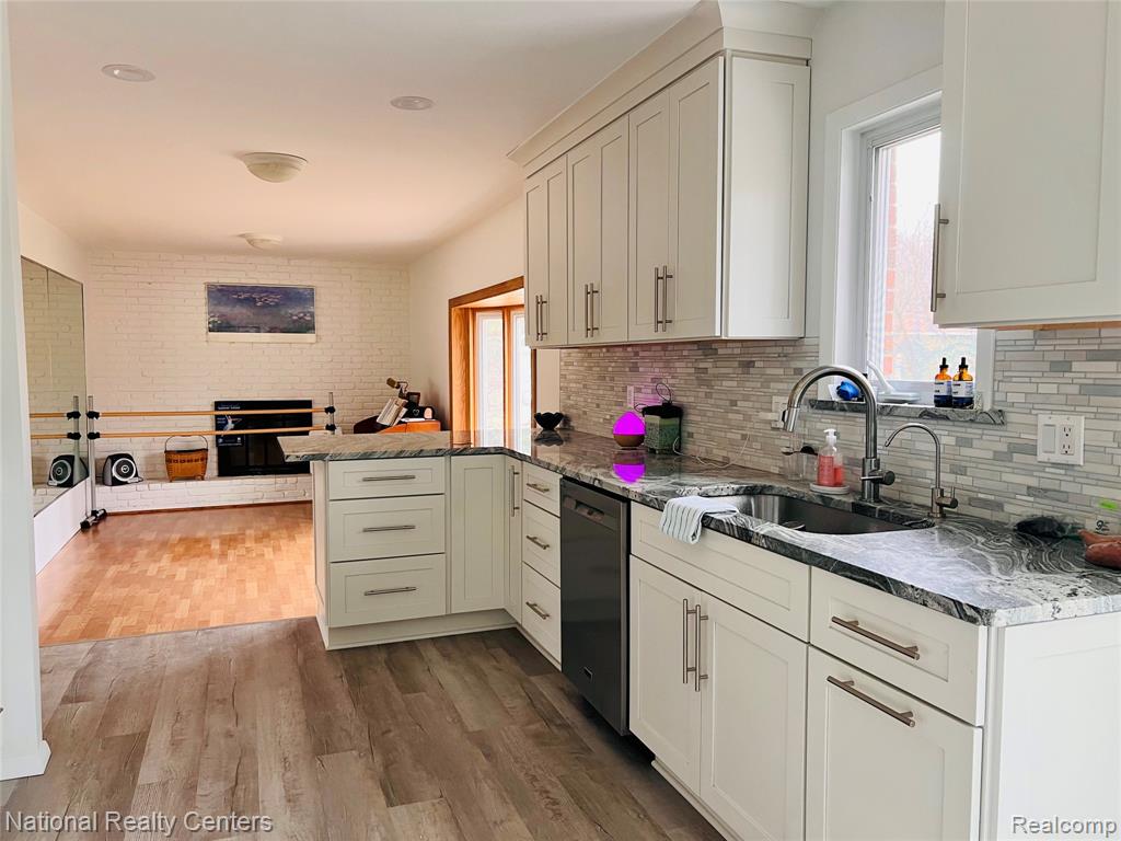 1900 N Hughes Road, Howell, MI 48843 — Photo 21