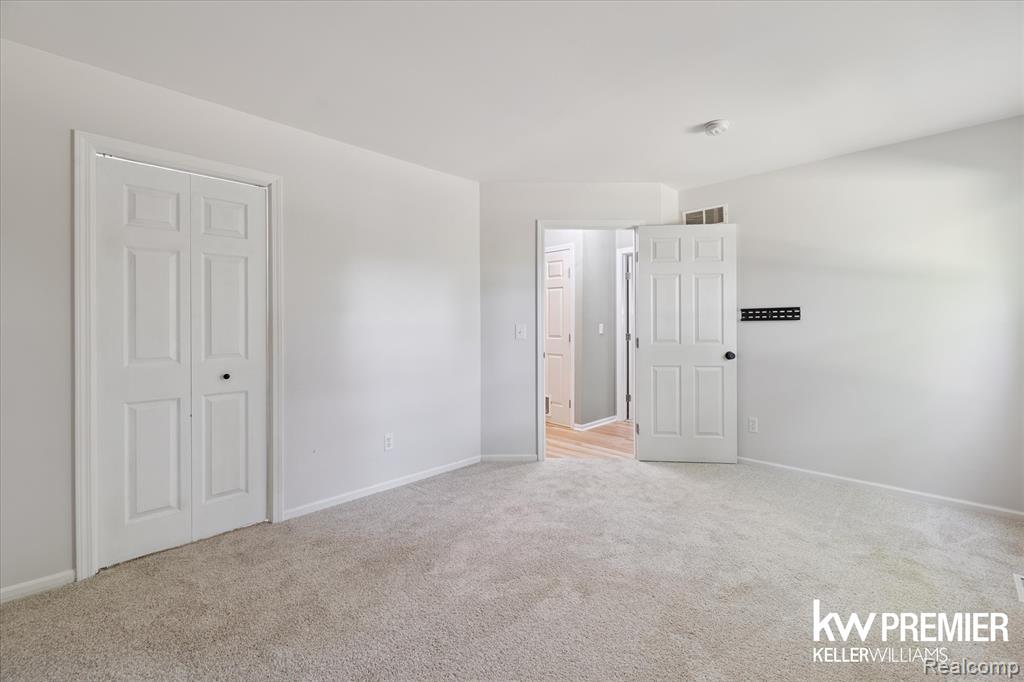 9301 Cardwell Street, Livonia, MI 48150 — Photo 18