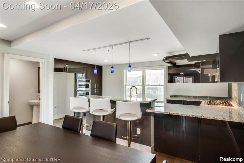642 W 11 MILE Road, Royal Oak, MI 48067 — Photo 9