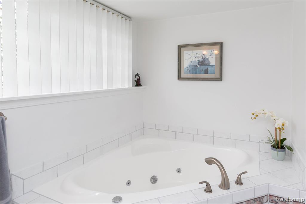 9026 Woodside Road, Northville, MI 48167 — Photo 24