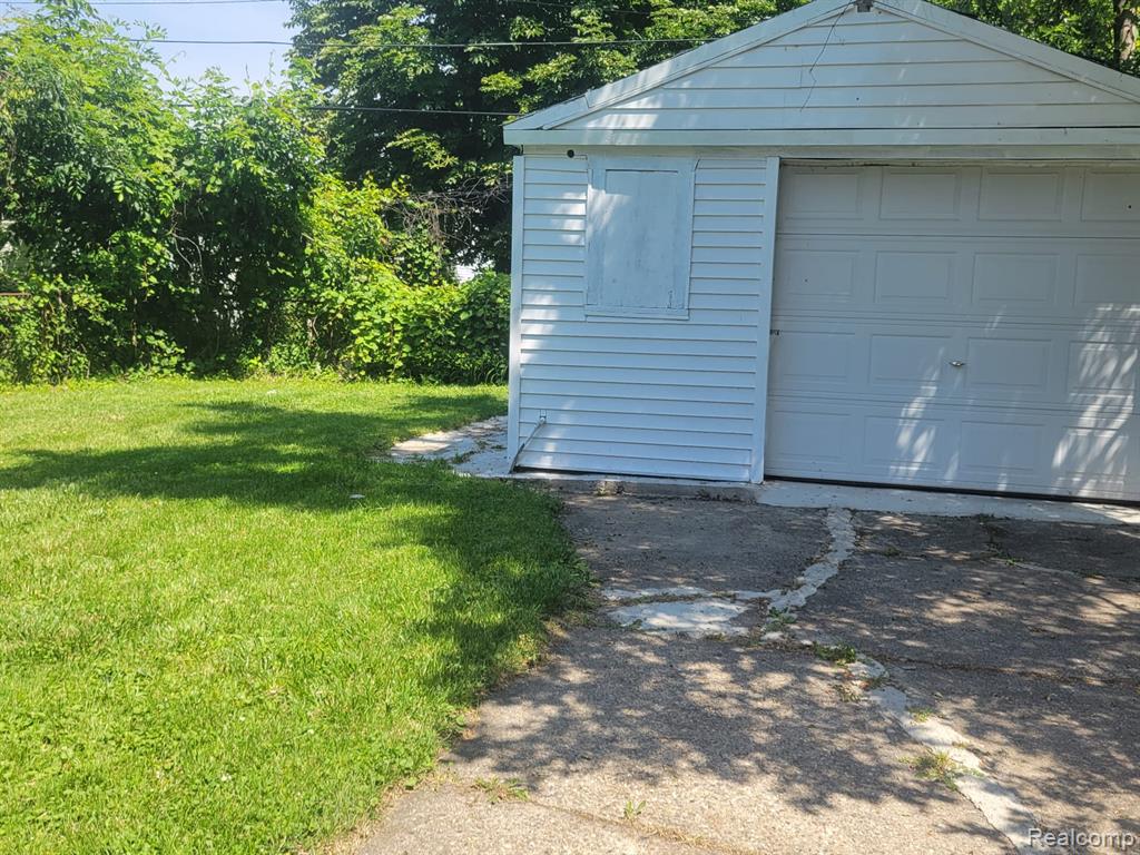 7027 Chalmers Avenue, Warren, MI 48091 — Photo 28