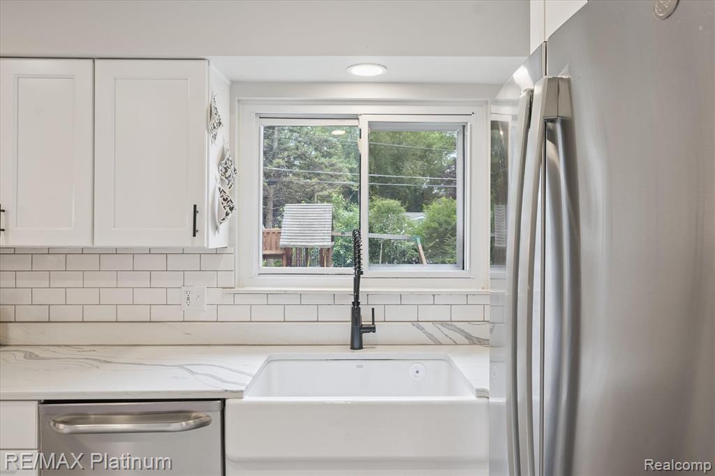 572 Old Creek Drive, Saline, MI 48176 — Photo 14