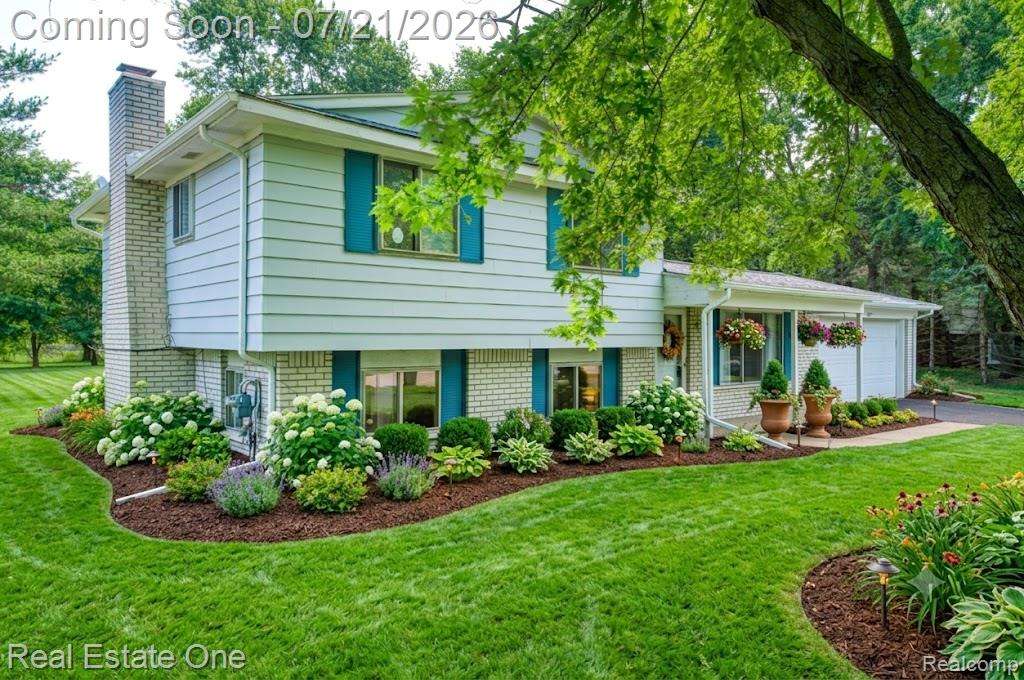 4069 Village Square, Brighton, MI 48114 — Photo 3