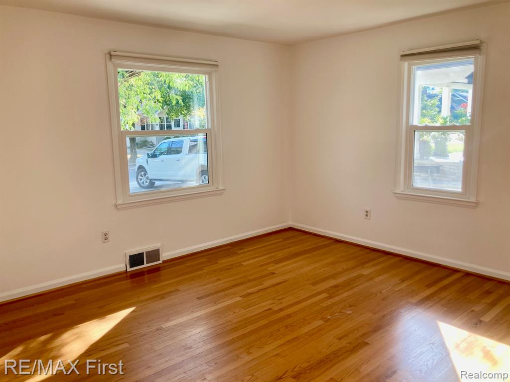 421 E Farnum Avenue, Royal Oak, MI 48067 — Photo 15