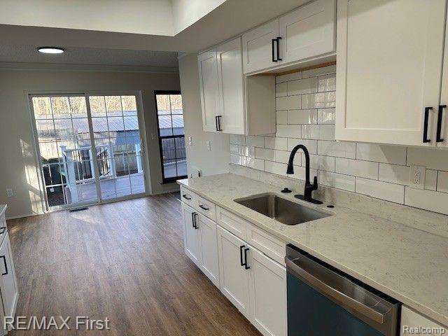25195 GREENBROOKE Drive, Southfield, MI 48033 — Photo 11