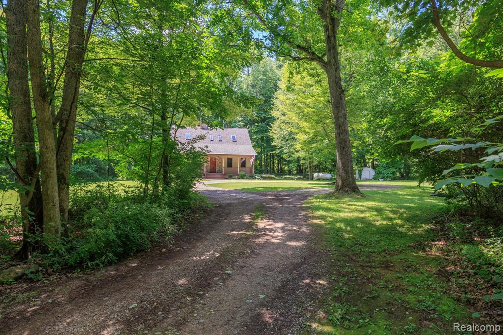 2931 N Lake Pleasant Road, Attica, MI 48412 — Photo 4