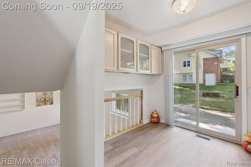 4335 Leroy Court, White Lake, MI 48383 — Photo 6