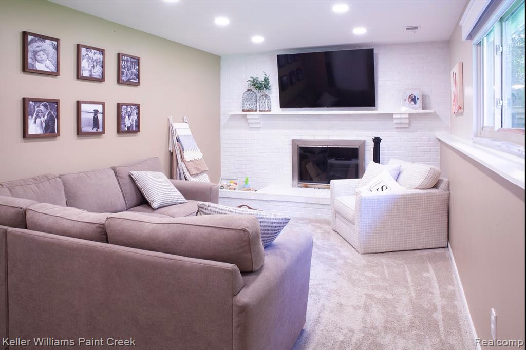 8911 Tartan Drive Drive, Clarkston, MI 48348 — Photo 21