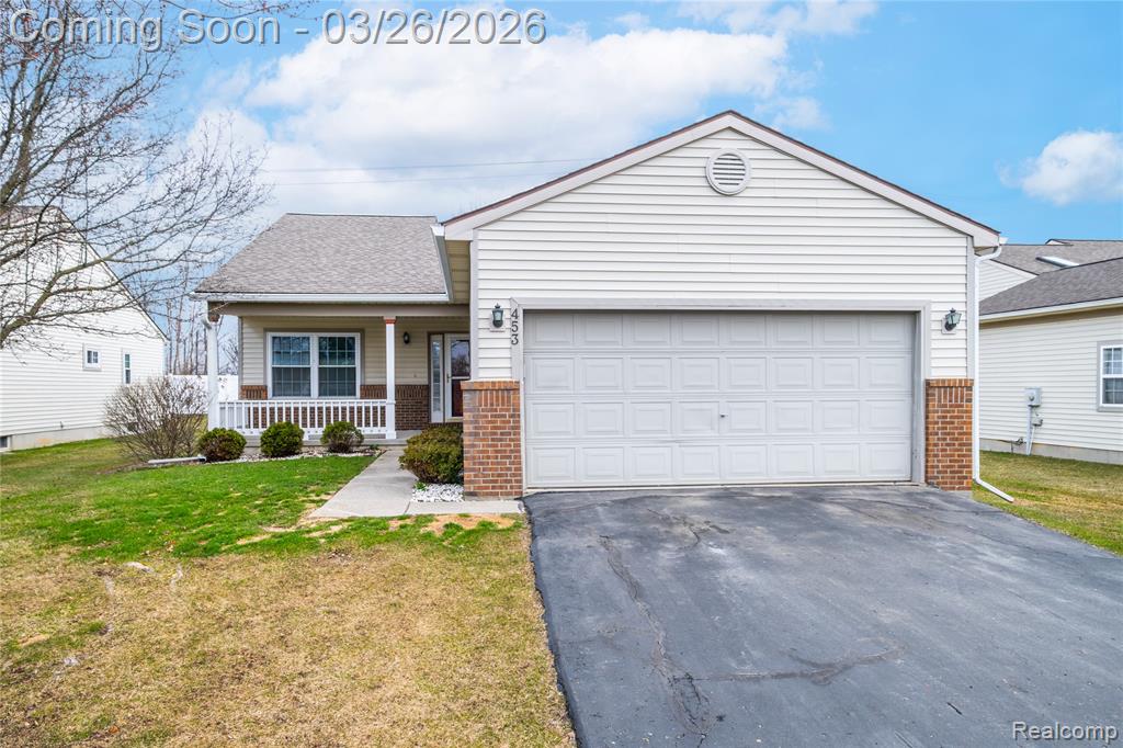 453 Pagels Court, Grand Blanc, MI 48439 — front exterior